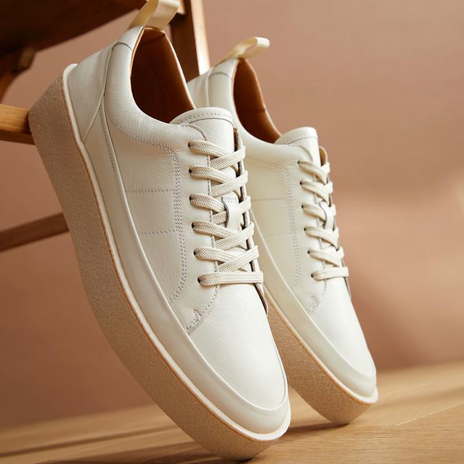 Wendawien Men's White Sneakers image number 1