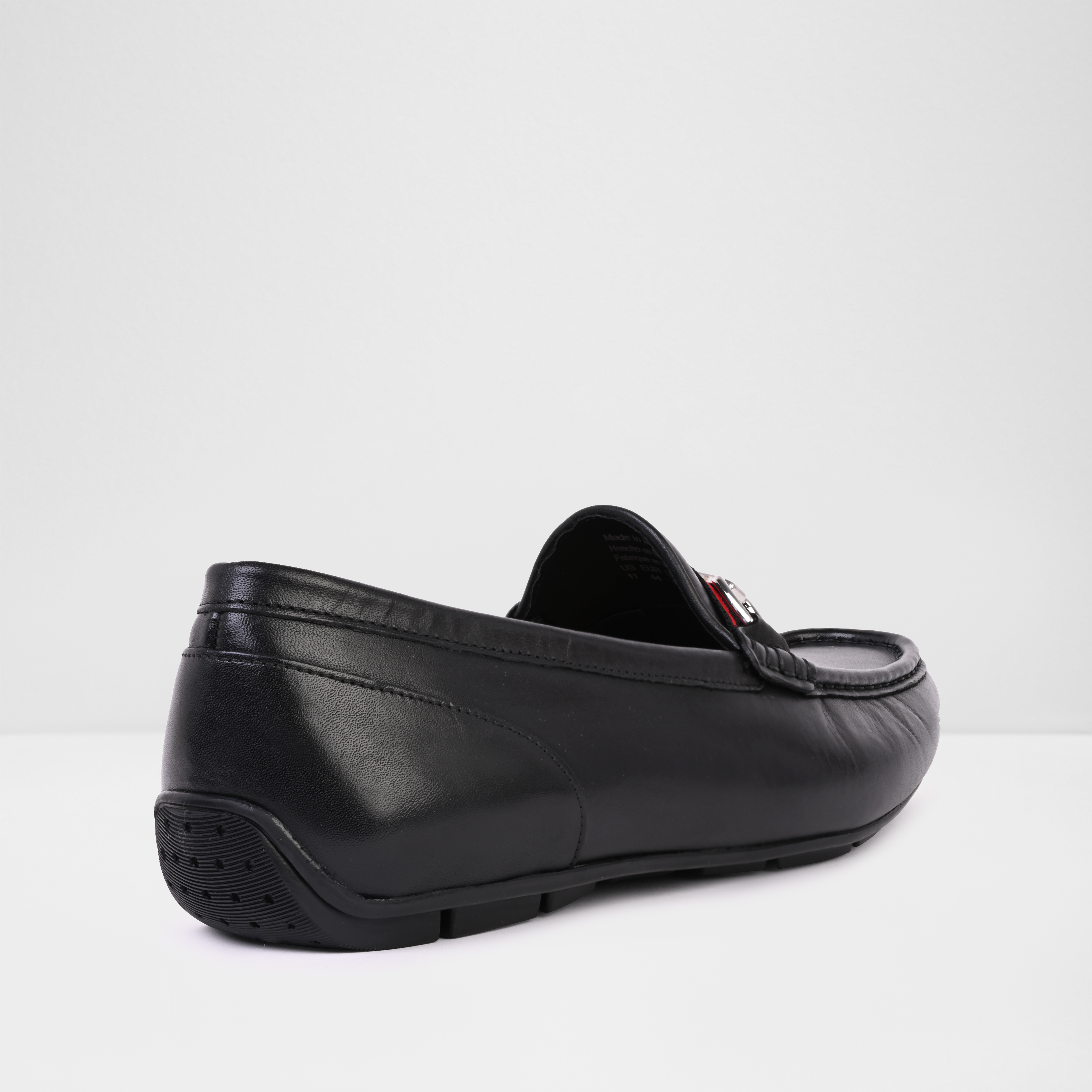 Omemeea-In Men's Black Moccasins image number 2