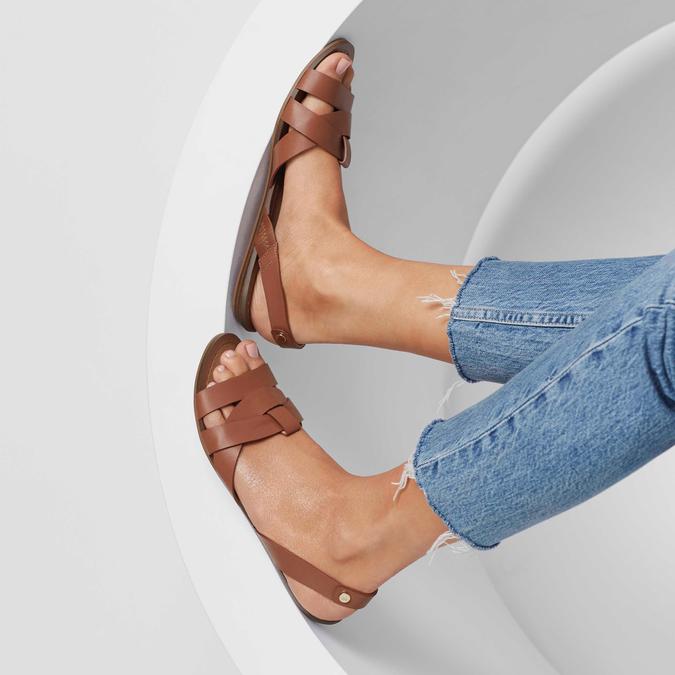 Deladriewiel Women's Cognac Flat Sandals image number 1