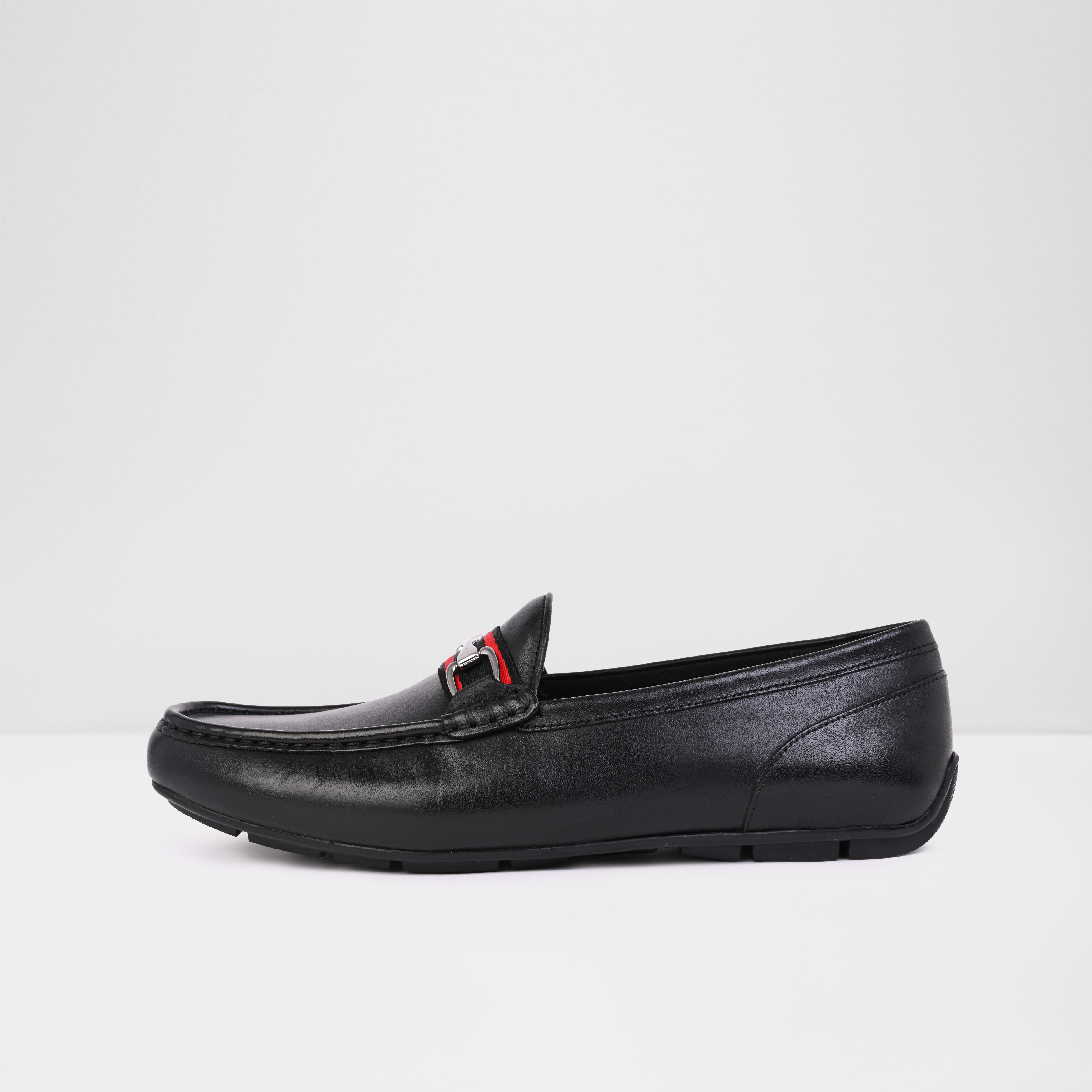 Omemeea-In Men's Black Moccasins image number 3