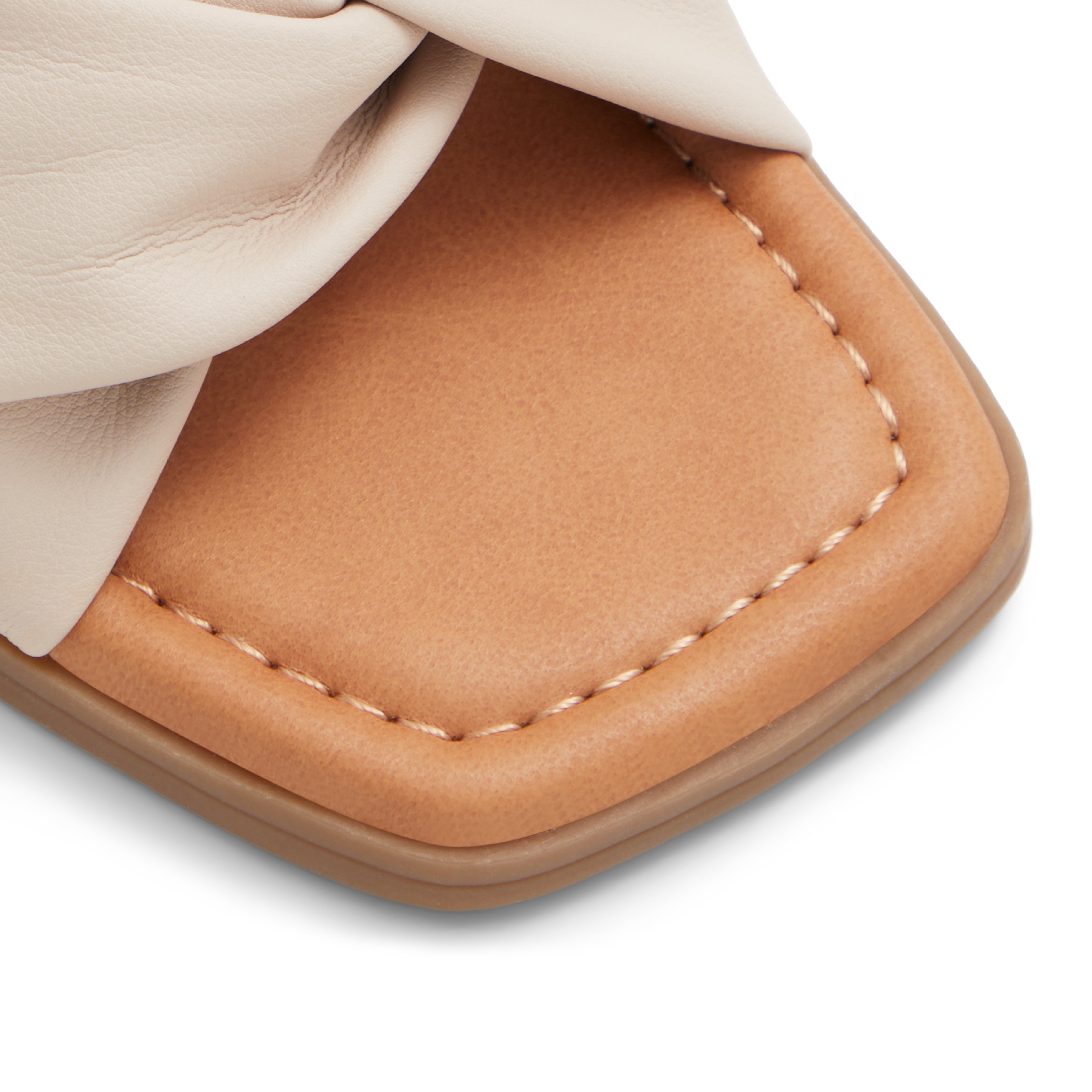 Peaches Women's Beige Flat Sandals image number 5