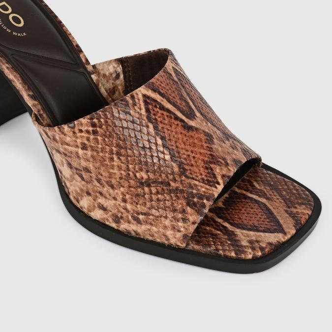 RE-SOPHIA-IN BROWN MULTI Women Block Heel Sandals image number 5