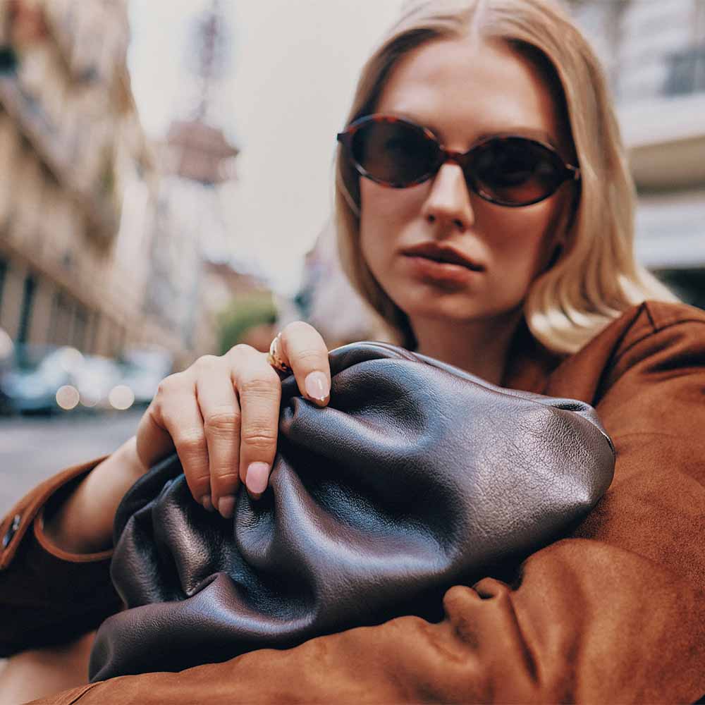 Helenaa Women's Black Clutch image number 0