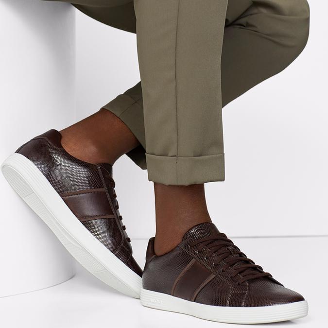 Tralerwen Men's Dark Brown Sneakers image number 1