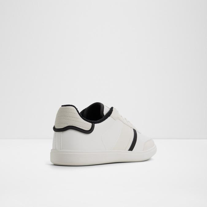 Freekicka-In Men's White Low Top Sneakers image number 2