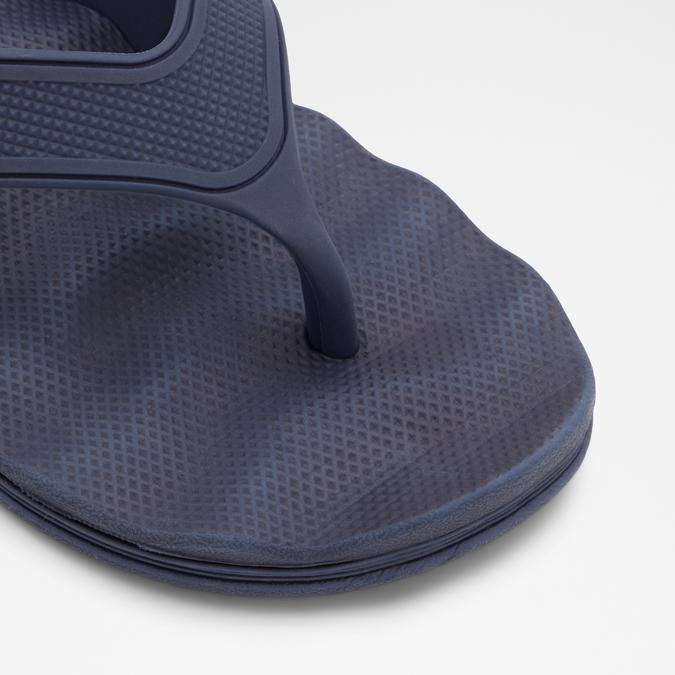 Haciendo Men's Blue Thong Sandals image number 5