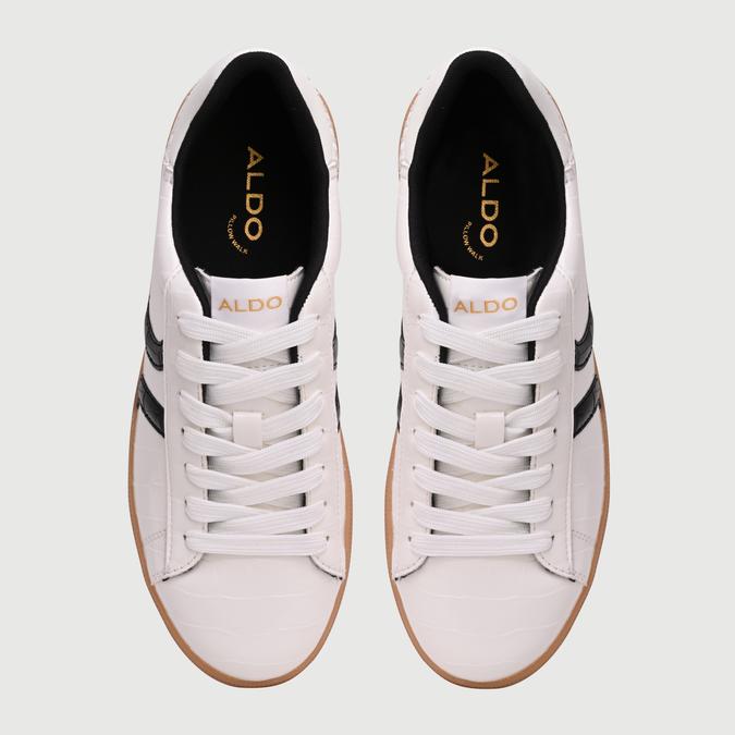 Chicsneake2A-In Women's White Athletics